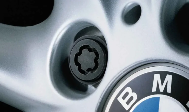 BMW Wheel Locks Set