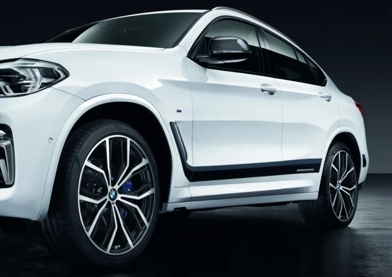 M Performance Black Foil Application Frozen